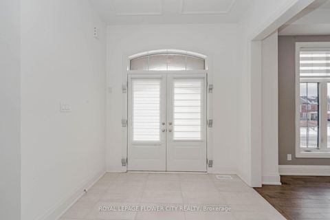 Photo 4 at 518 Kleinburg Summit Way, Kleinburg, Vaughan