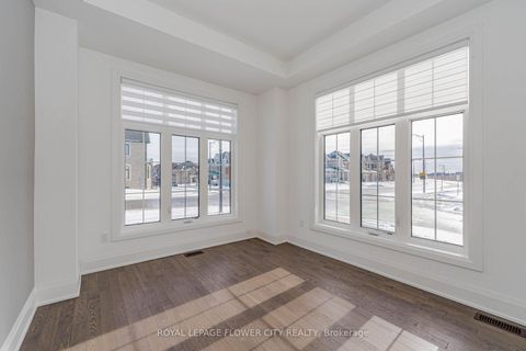 Photo 5 at 518 Kleinburg Summit Way, Kleinburg, Vaughan