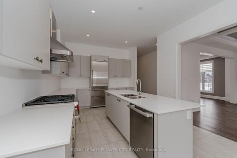 Photo 10 at 518 Kleinburg Summit Way, Kleinburg, Vaughan