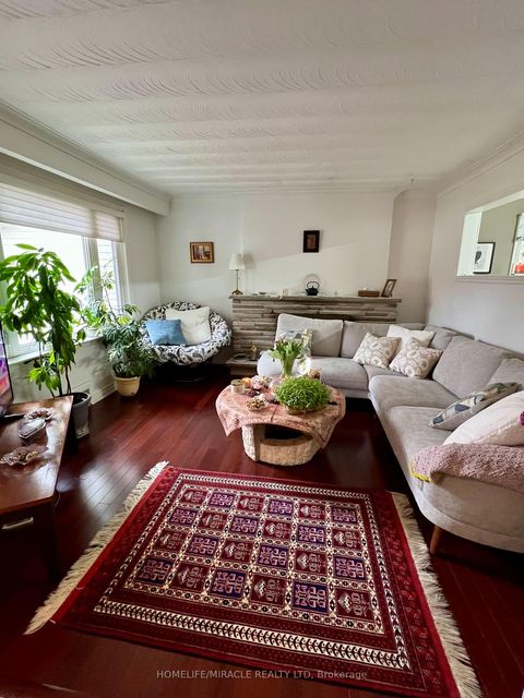 Photo 3 at 121 May Avenue, North Richvale, Richmond Hill