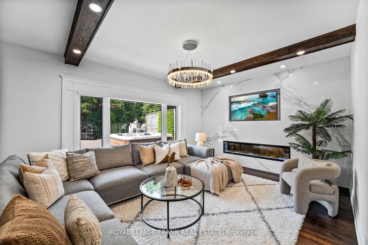 Photo 7 at 251 Sherwood Court, Northglen, Oshawa