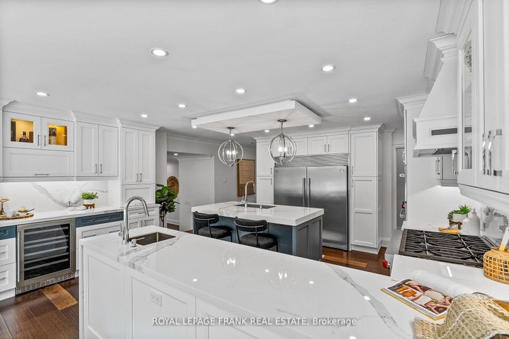 Photo 9 at 251 Sherwood Court, Northglen, Oshawa