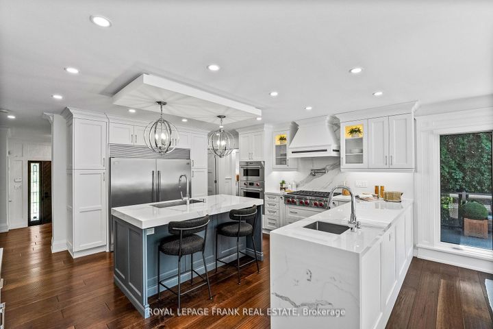 Photo 10 at 251 Sherwood Court, Northglen, Oshawa