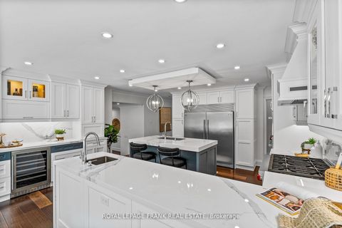 Photo 9 at 251 Sherwood Court, Northglen, Oshawa