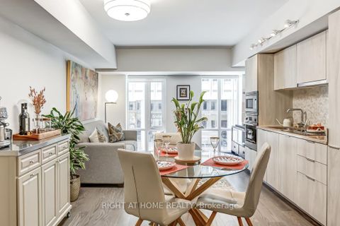 Photo 9 at 210 - 955 Bay Street, Bay Street Corridor, Toronto