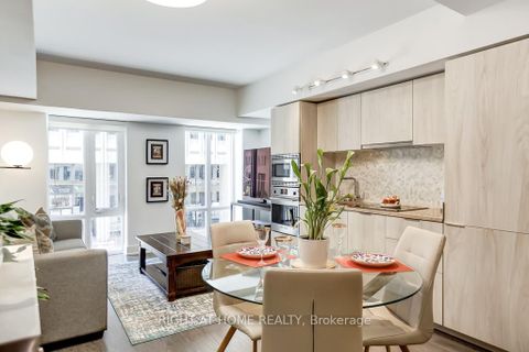 Photo 10 at 210 - 955 Bay Street, Bay Street Corridor, Toronto