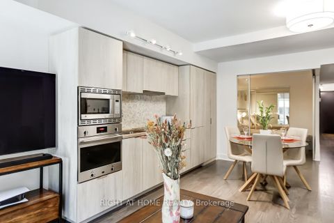 Photo 12 at 210 - 955 Bay Street, Bay Street Corridor, Toronto