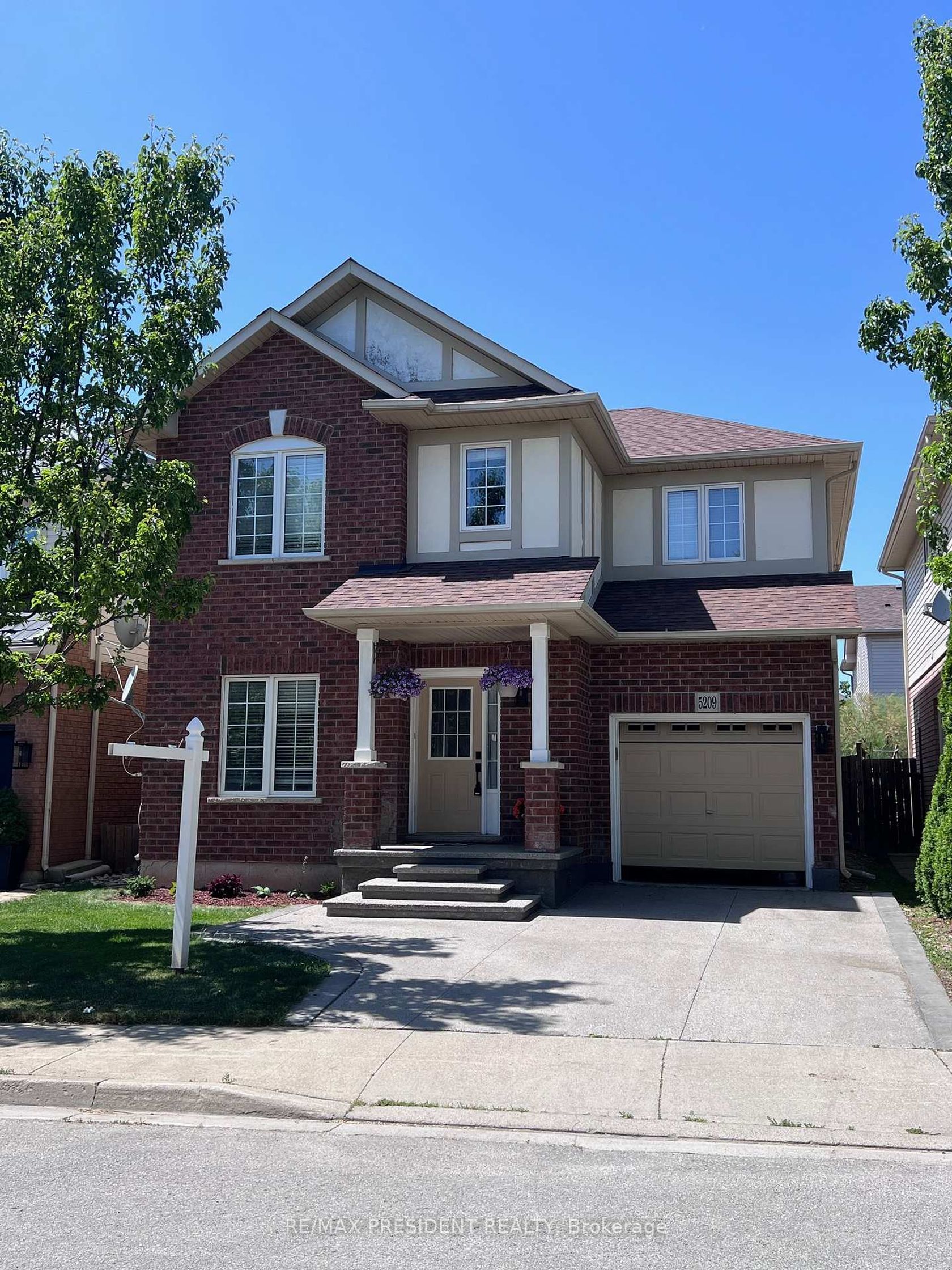 5209 Danielle Drive, Orchard, Burlington 