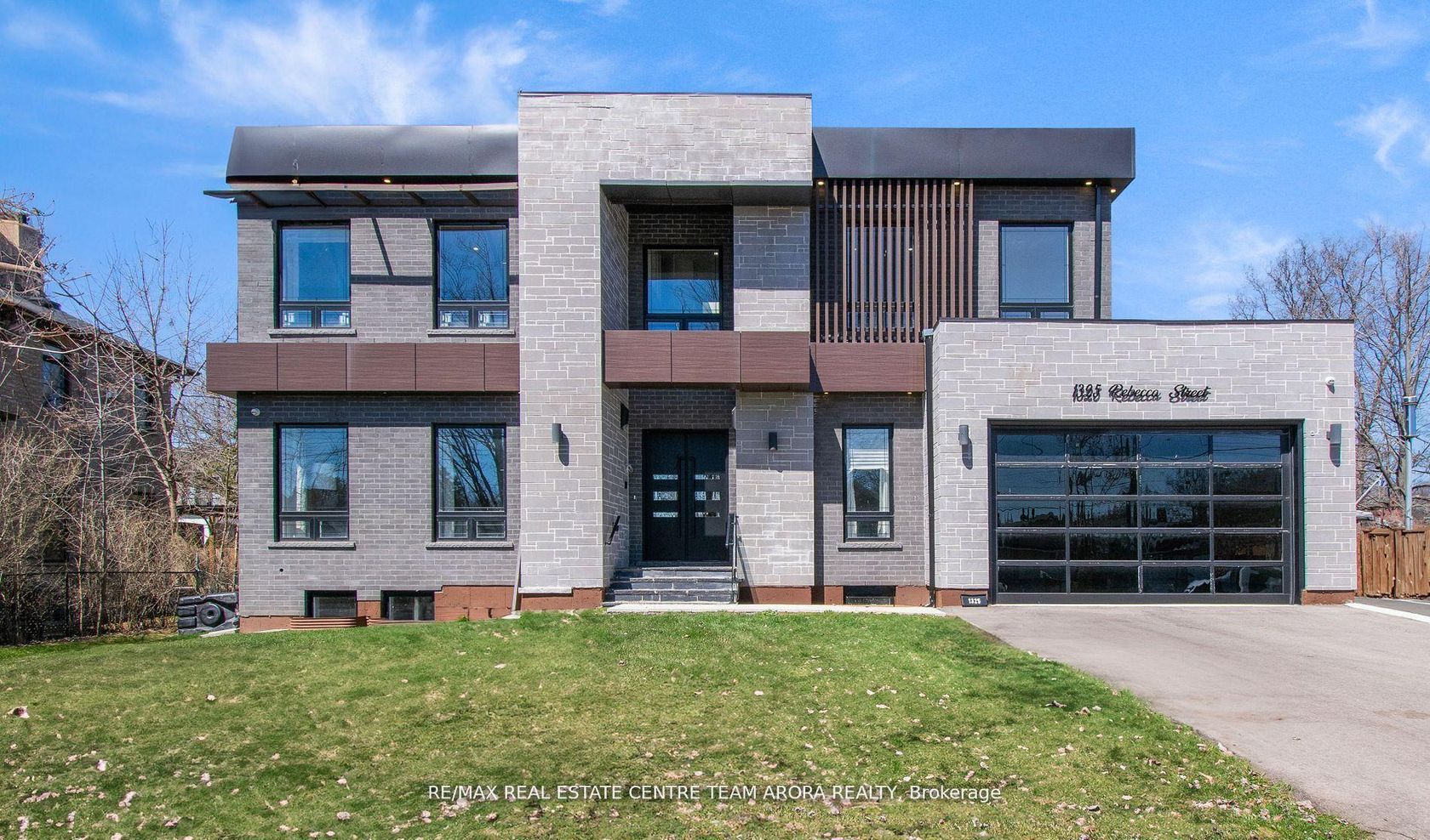 1325 Rebecca Street, WO West, Oakville 