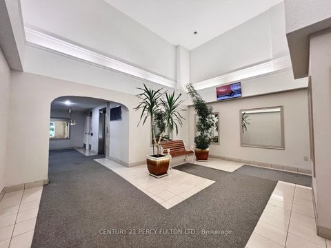 Photo 5 at 228 - 4005 Don Mills Road, Hillcrest Village, Toronto