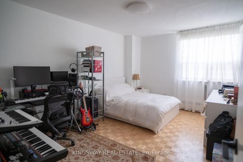 Photo 15 at 518 - 451 The West Mall Drive, Etobicoke West Mall, Toronto