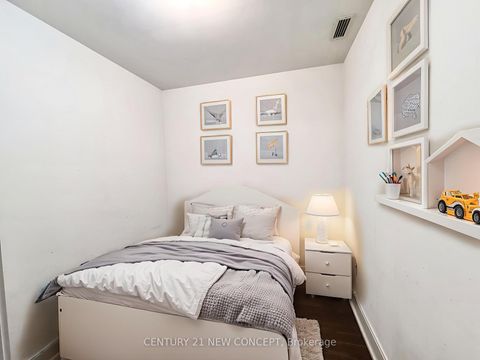 Photo 3 at 526 - 39 Queens Quay E, Waterfront Communities C1, Toronto
