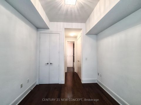 Photo 5 at 526 - 39 Queens Quay E, Waterfront Communities C1, Toronto
