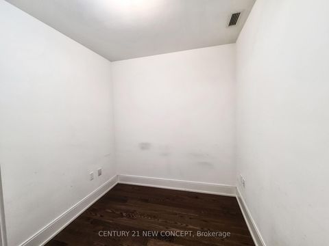 Photo 7 at 526 - 39 Queens Quay E, Waterfront Communities C1, Toronto