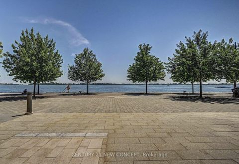 Photo 37 at 526 - 39 Queens Quay E, Waterfront Communities C1, Toronto