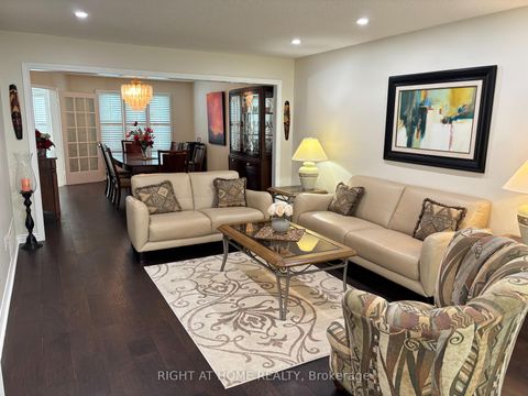 Photo 9 at 53 Waltham Crescent, Doncrest, Richmond Hill
