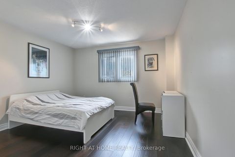 Photo 33 at 53 Waltham Crescent, Doncrest, Richmond Hill