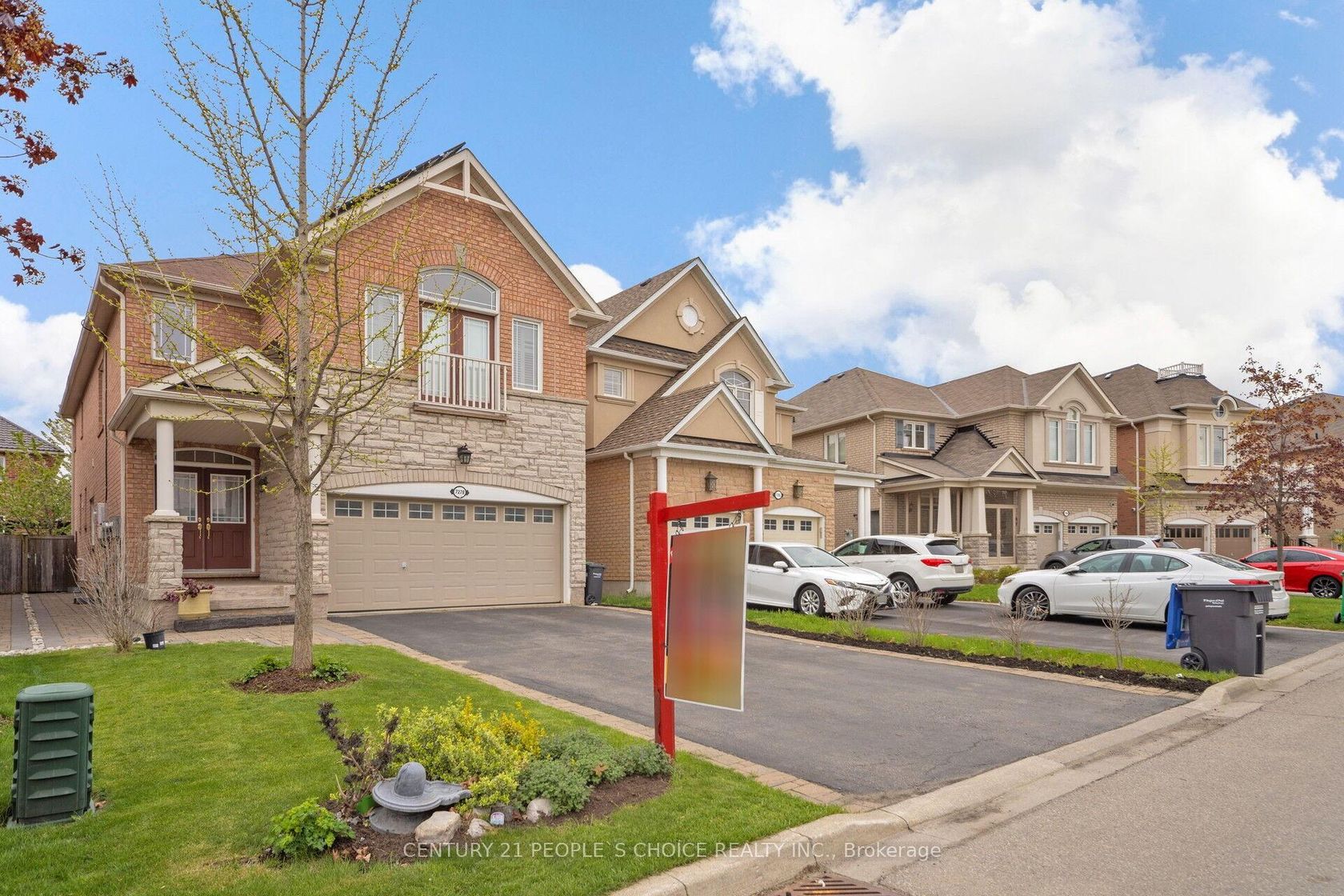 7278 Saint Barbara Boulevard, Meadowvale Village, Mississauga by Loree Meneguzzi Real Estate 7278 Saint Barbara Boulevard, Meadowvale Village, Mississauga