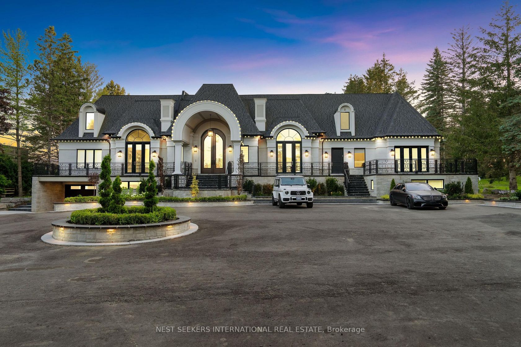 72 Manitou Drive, King City, King by Loree Meneguzzi Real Estate 72 Manitou Drive, King City, King