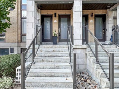 Photo 3 at 105 - 23 Eldora Avenue, Newtonbrook West, Toronto