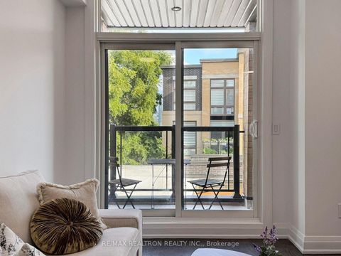 Photo 10 at 105 - 23 Eldora Avenue, Newtonbrook West, Toronto