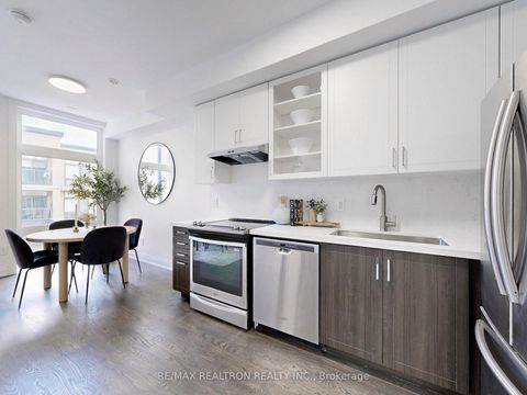 Photo 14 at 105 - 23 Eldora Avenue, Newtonbrook West, Toronto