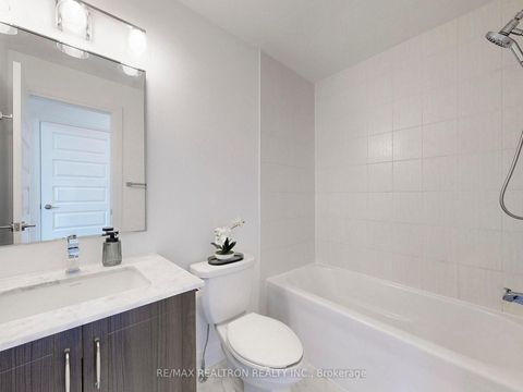 Photo 35 at 105 - 23 Eldora Avenue, Newtonbrook West, Toronto