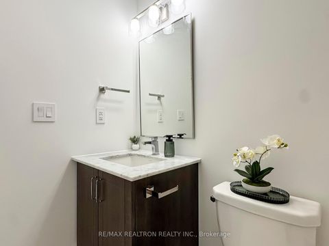 Photo 36 at 105 - 23 Eldora Avenue, Newtonbrook West, Toronto