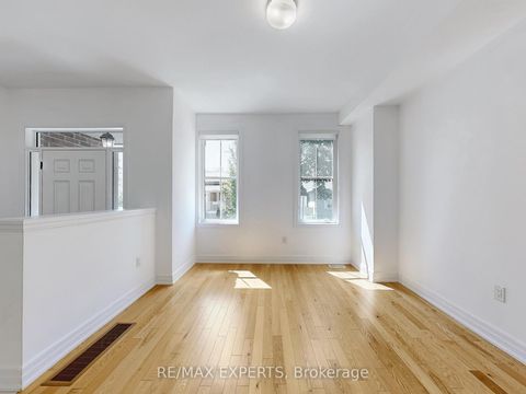 Photo 5 at 5 - 8 Church Street, Maple, Vaughan