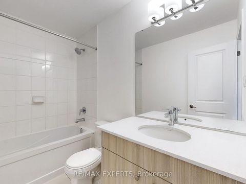 Photo 21 at 5 - 8 Church Street, Maple, Vaughan