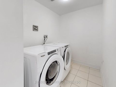 Photo 22 at 5 - 8 Church Street, Maple, Vaughan