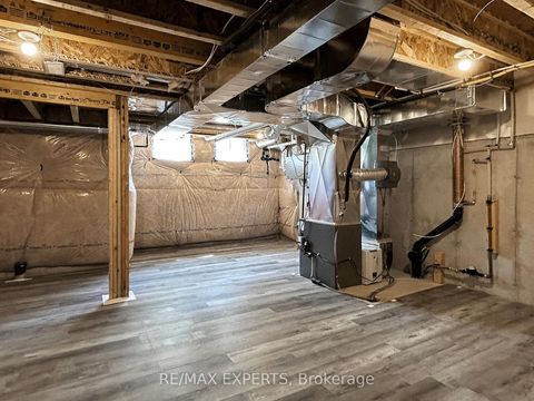 Photo 26 at 5 - 8 Church Street, Maple, Vaughan