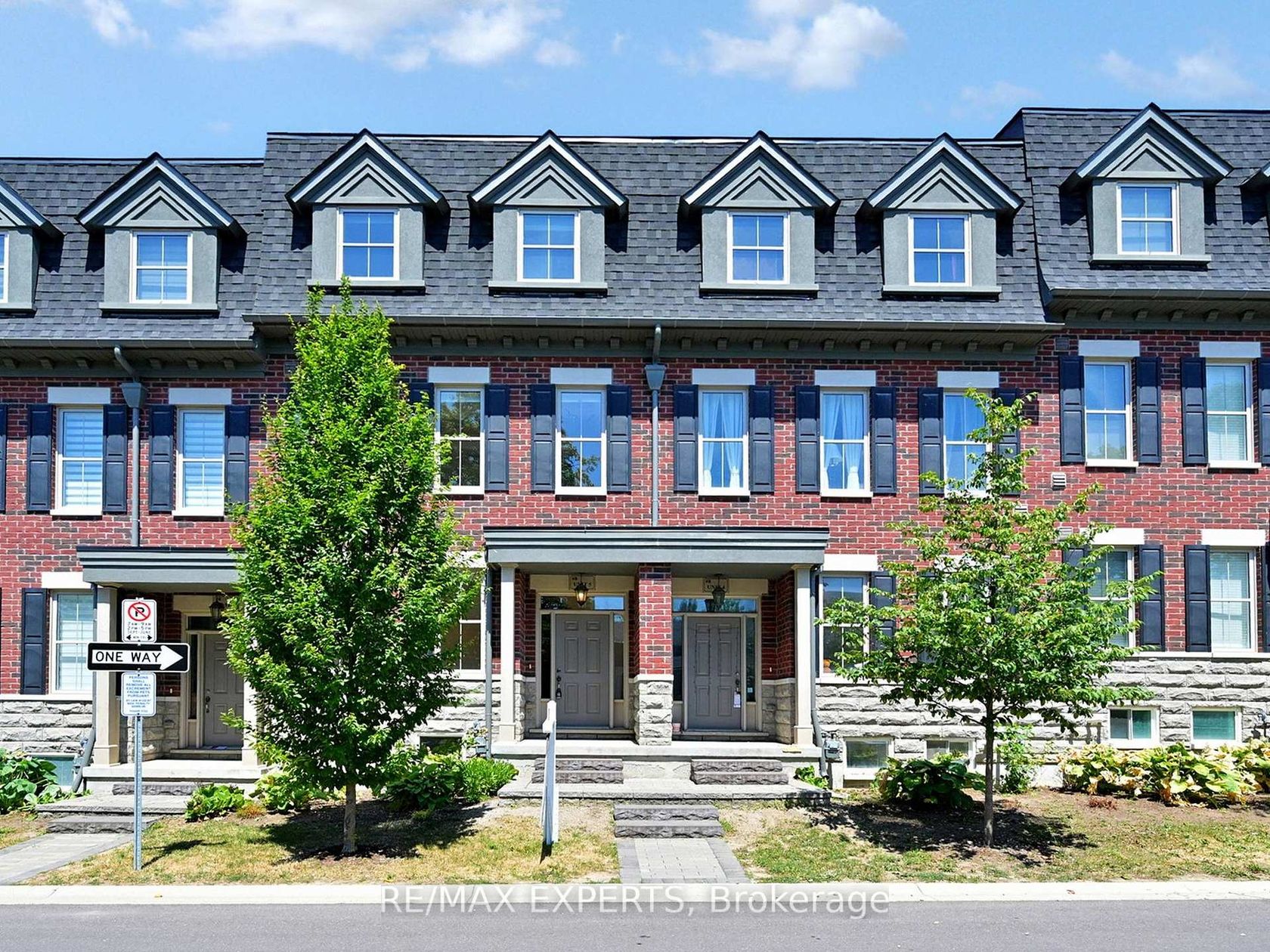 5 - 8 Church Street, Maple, Vaughan 