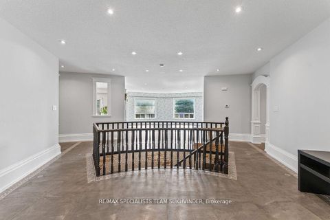 Photo 3 at 109 Collard Drive, King City, King