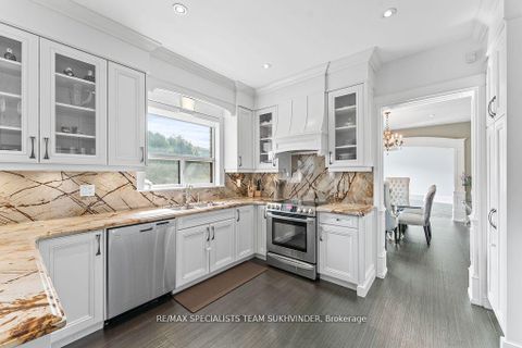 Photo 6 at 109 Collard Drive, King City, King