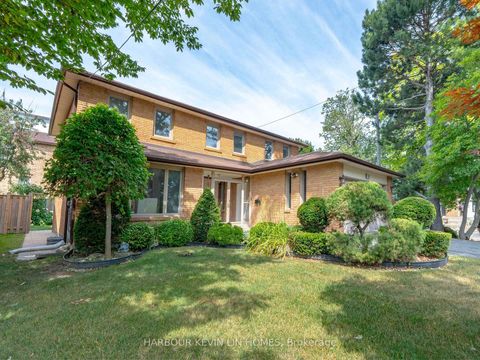 Photo 1 at 18 Whitman Street, Newtonbrook East, Toronto