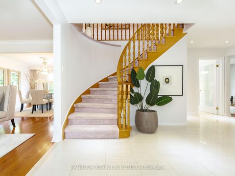 Photo 3 at 18 Whitman Street, Newtonbrook East, Toronto