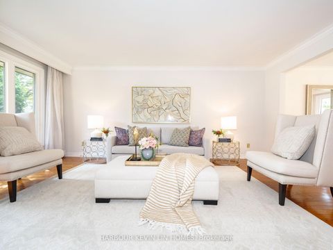 Photo 5 at 18 Whitman Street, Newtonbrook East, Toronto