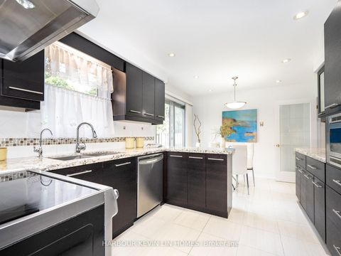 Photo 12 at 18 Whitman Street, Newtonbrook East, Toronto