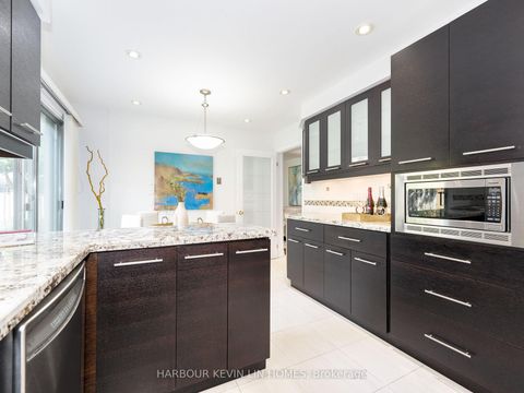 Photo 14 at 18 Whitman Street, Newtonbrook East, Toronto