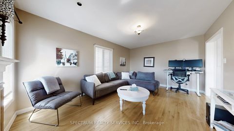 Photo 6 at 24 Cachet Hill Crescent, Sonoma Heights, Vaughan