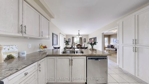 Photo 15 at 24 Cachet Hill Crescent, Sonoma Heights, Vaughan