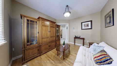 Photo 17 at 24 Cachet Hill Crescent, Sonoma Heights, Vaughan