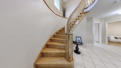 Photo 23 at 24 Cachet Hill Crescent, Sonoma Heights, Vaughan