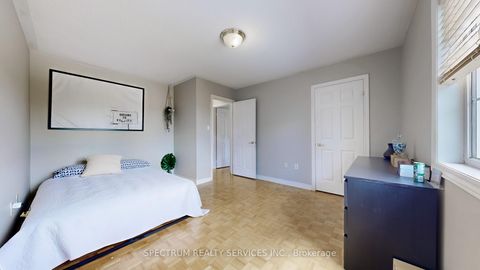 Photo 33 at 24 Cachet Hill Crescent, Sonoma Heights, Vaughan