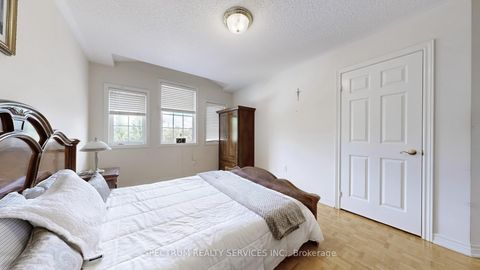 Photo 35 at 24 Cachet Hill Crescent, Sonoma Heights, Vaughan