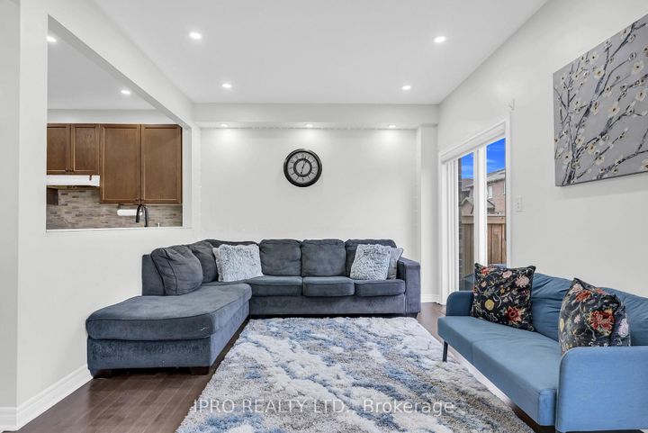 Photo 14 at 564 Bessborough Drive, HA Harrison, Milton