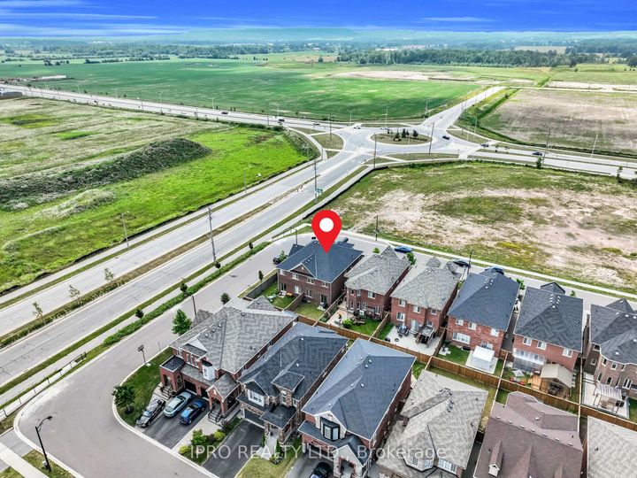 Photo 36 at 564 Bessborough Drive, HA Harrison, Milton