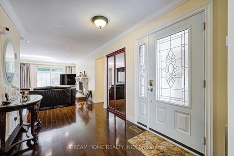 Photo 6 at 811 Huntingwood Drive, Sullivan, Toronto