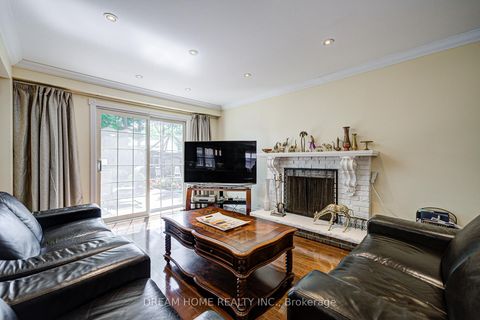 Photo 9 at 811 Huntingwood Drive, Sullivan, Toronto